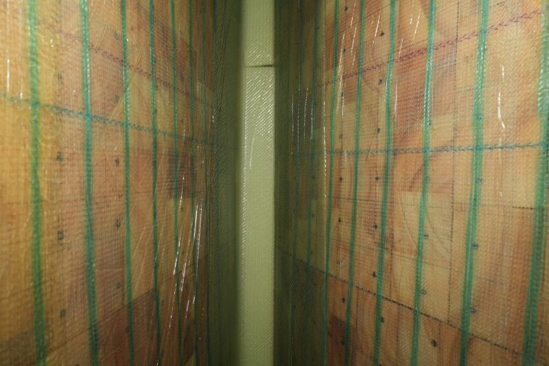 Internal structural surfaces inside a wind turbine blade